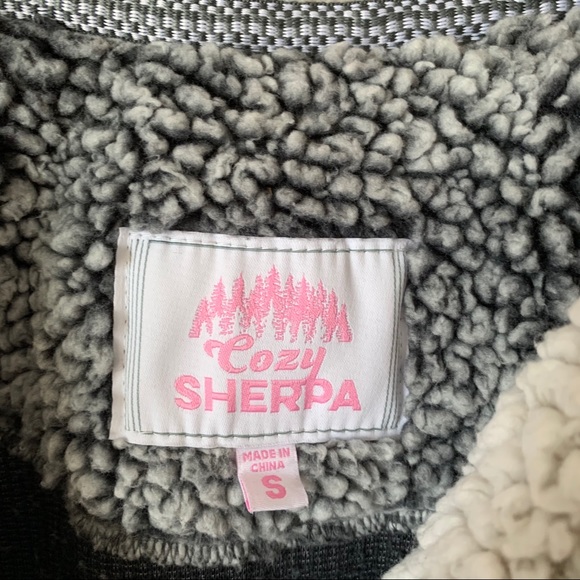 Cozy Sherpa Quarter Zip - Picture 4 of 5